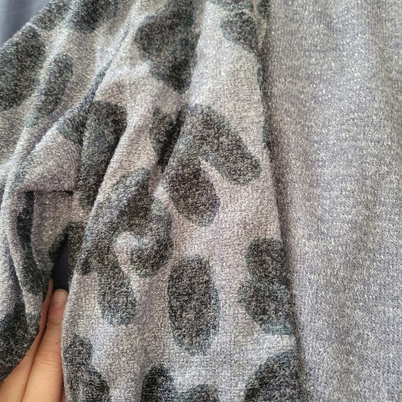 Susan graver NIB leopard print cardigsn black and grey with pockets womans Large - Picture 4 of 9